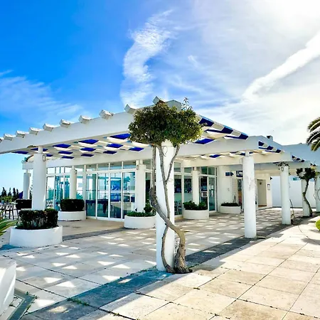 Apartman Stunning Sunrise & Sunset Rooftop By Becherish Albufeira