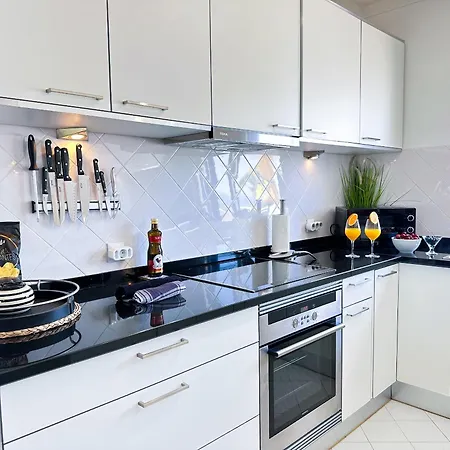 Apartman Stunning Sunrise & Sunset Rooftop By Becherish Albufeira
