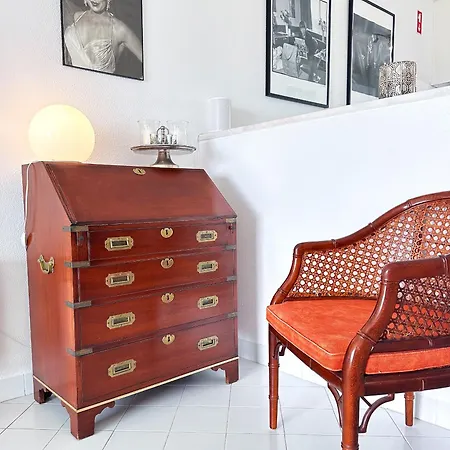 Stunning Sunrise & Sunset Rooftop By Becherish Apartament